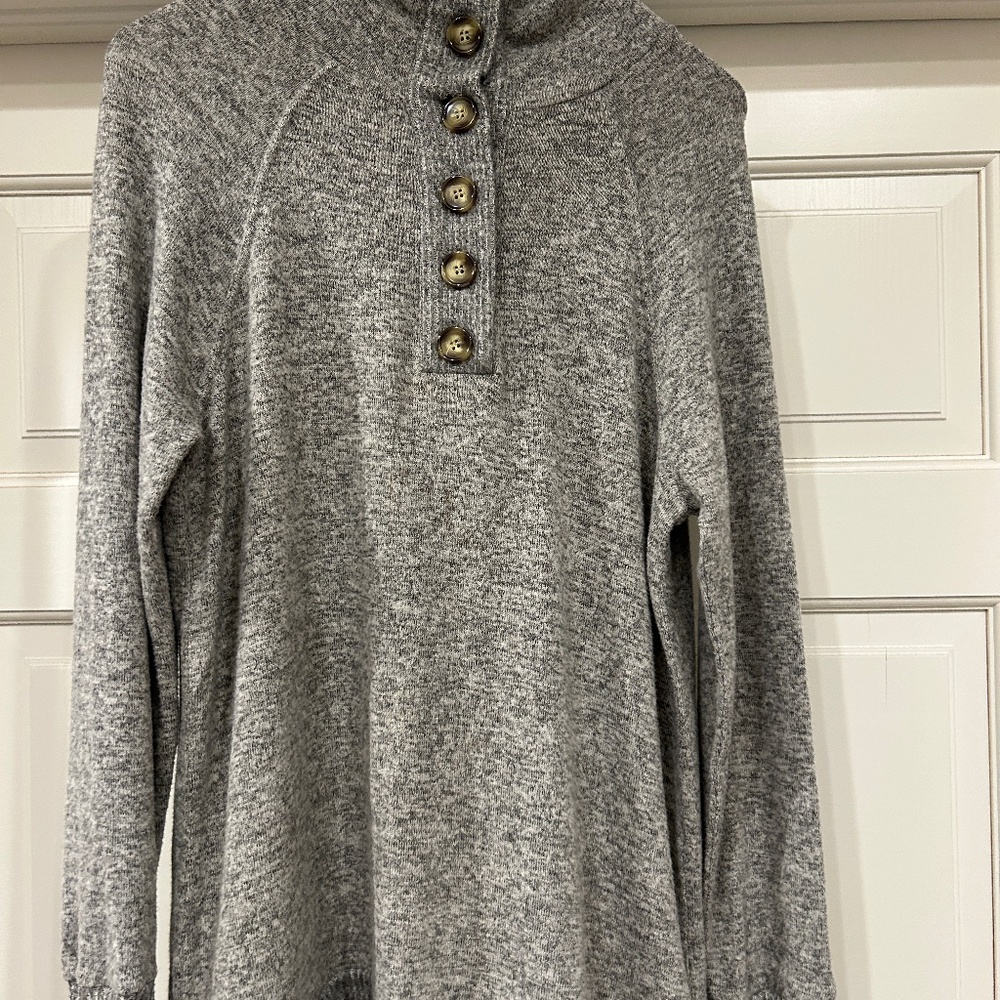 ANTHROPOLOGIE SWEATER
